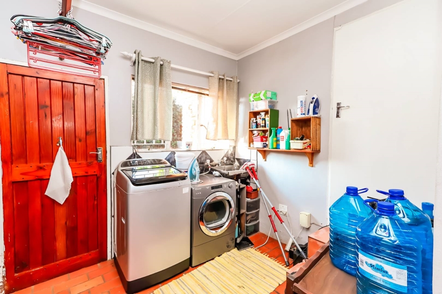 4 Bedroom Property for Sale in Ifafi North West